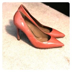 Coach Pumps